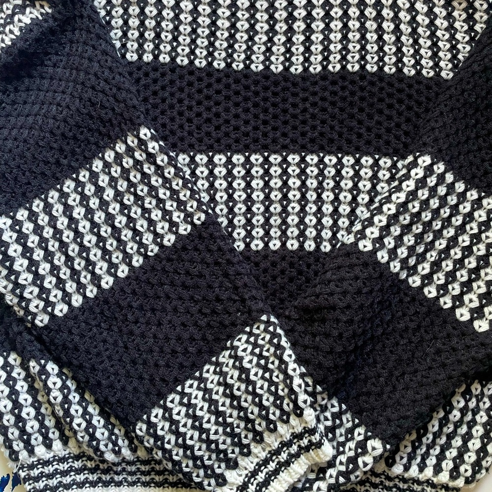 Long sleeve sweater, striped, cozy, knitted